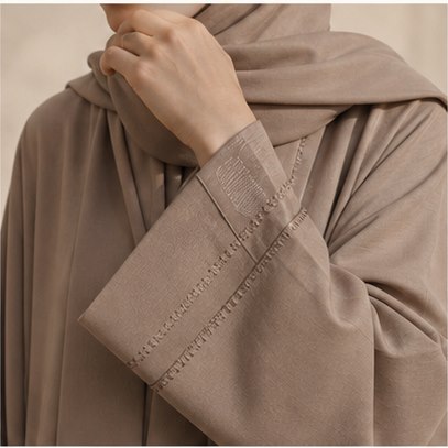 فستان كريمي نهاري